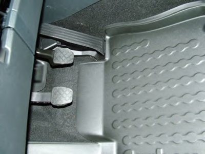 Резиновый коврик с защитными бортами Carbox Floor CARBOX