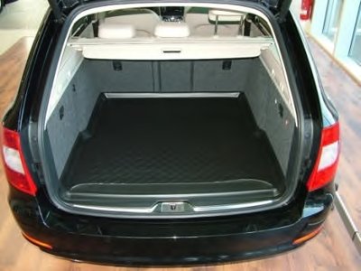 Лоток багажного/грузового отсека Carbox Form CARBOX